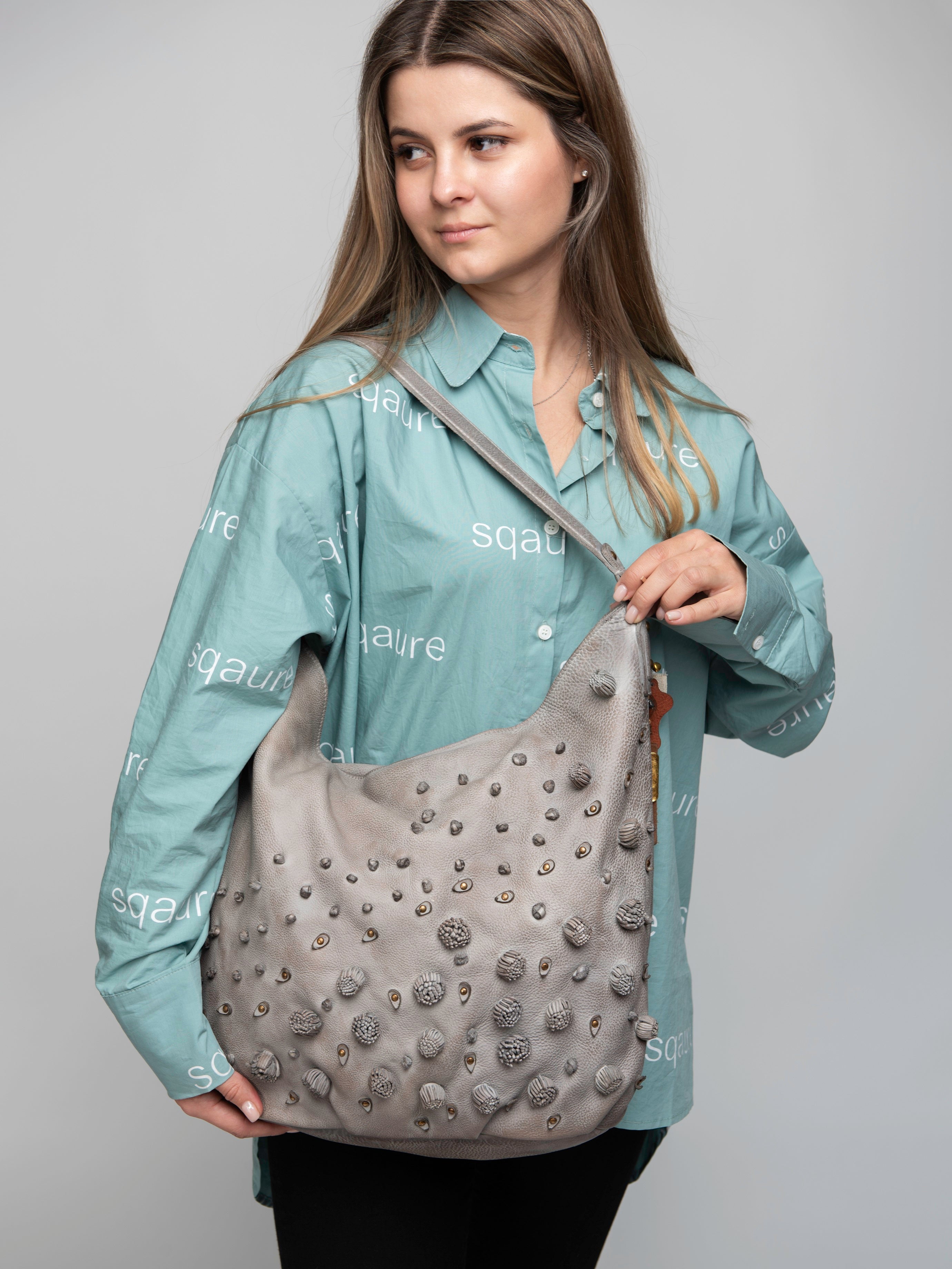 GAROFANO: Grey leather handcrafted shoulder shopper bag by Art N Vintage