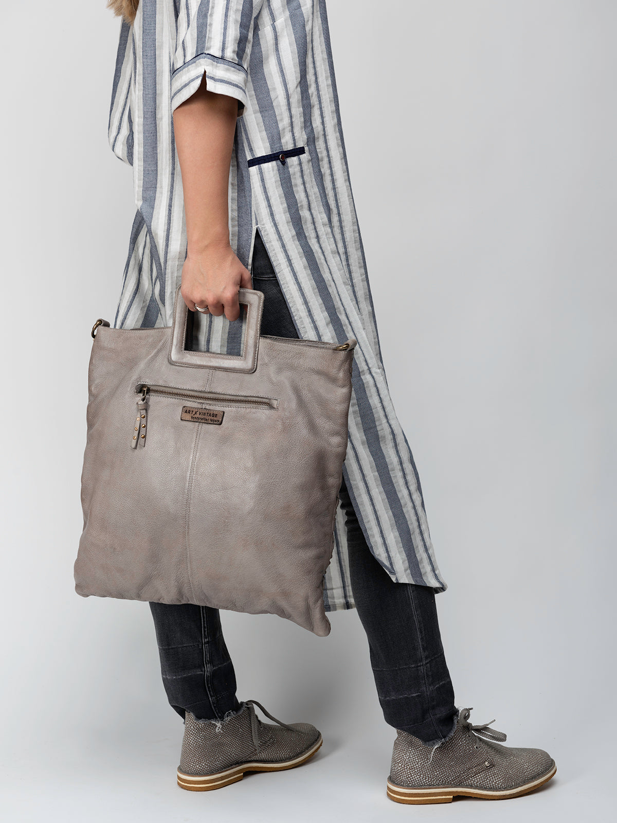 ESTHER: Grey leather shopper crossbody bag by Art N Vintage