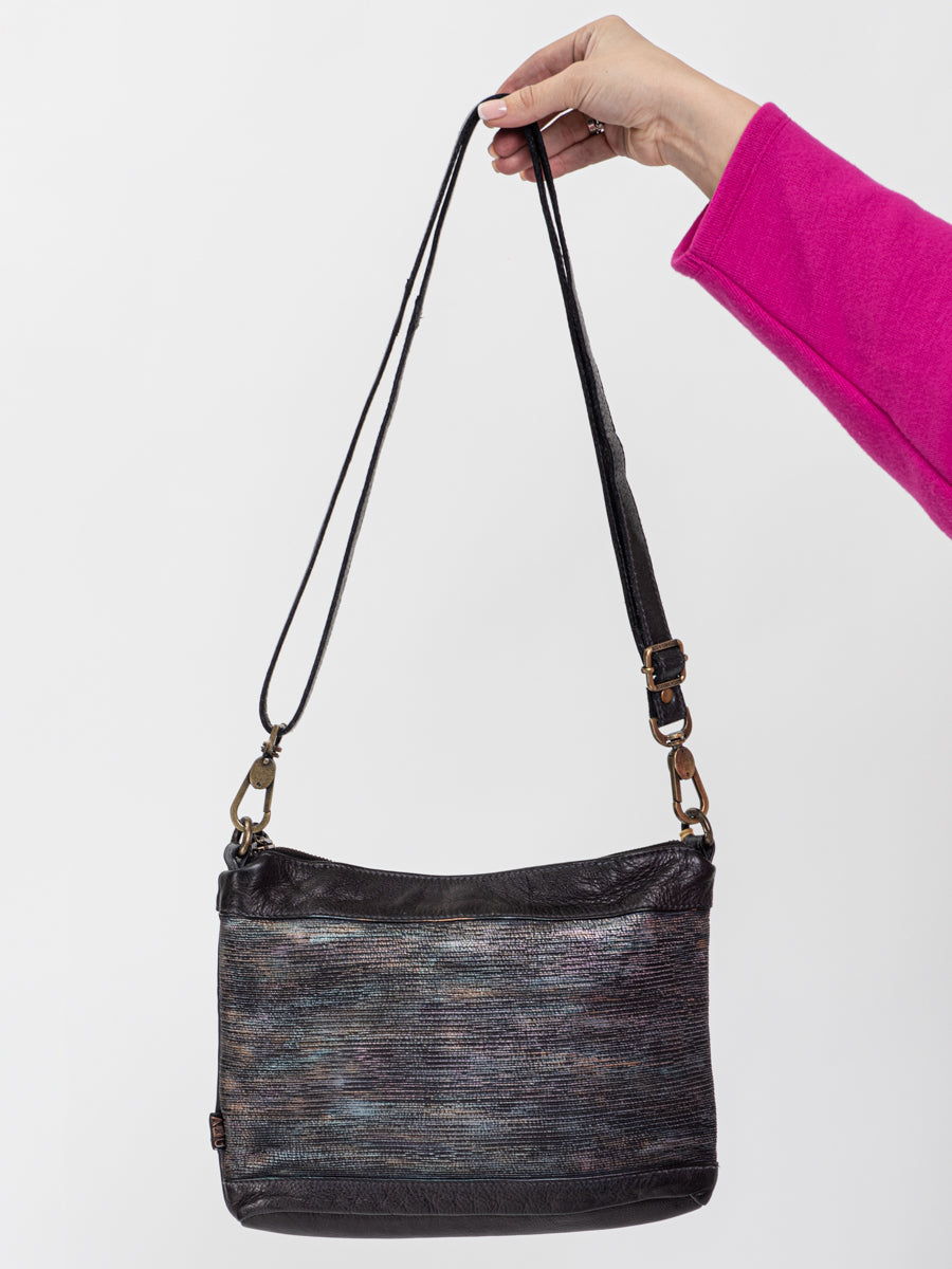 SIMONA: Black leather crossbody bag by Art N Vintage