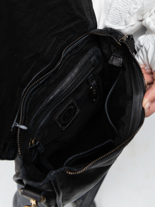 CARLA: Black leather crossbody bag by Art N Vintage