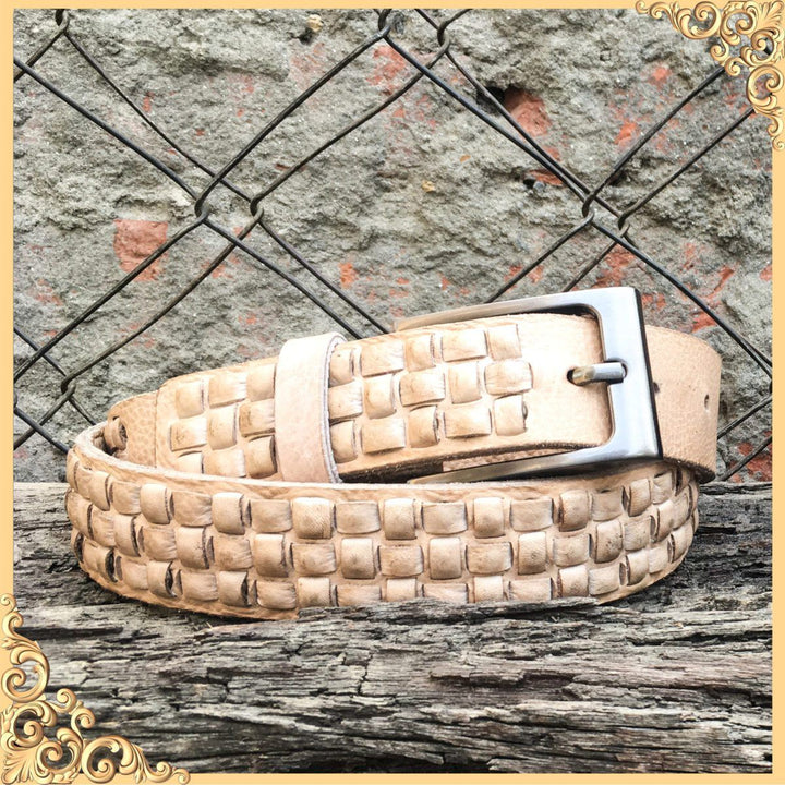 Art N Vintage – Women’s Cream  Hand Viewing Belt