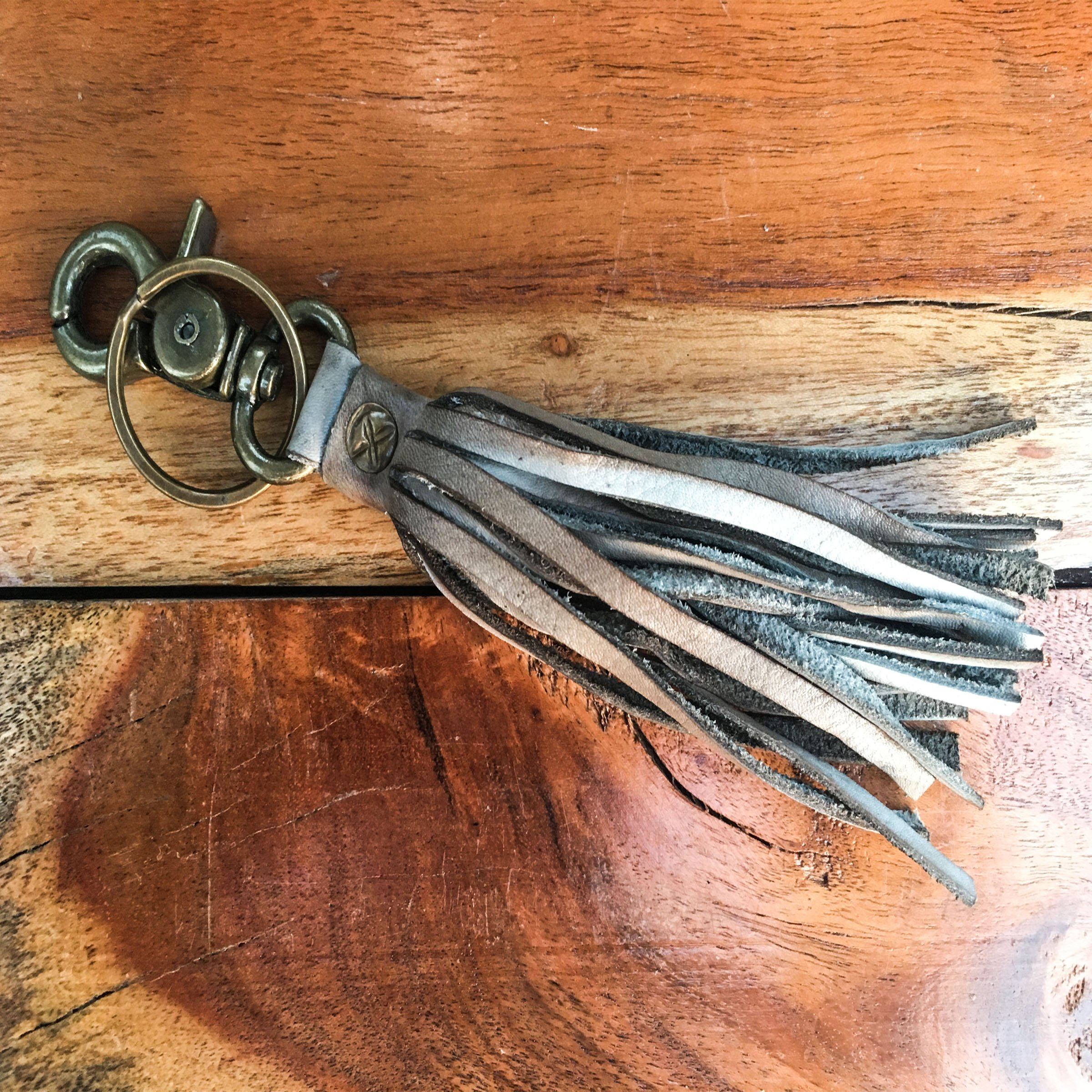 Art N’ Vintage Grey  leather key ring